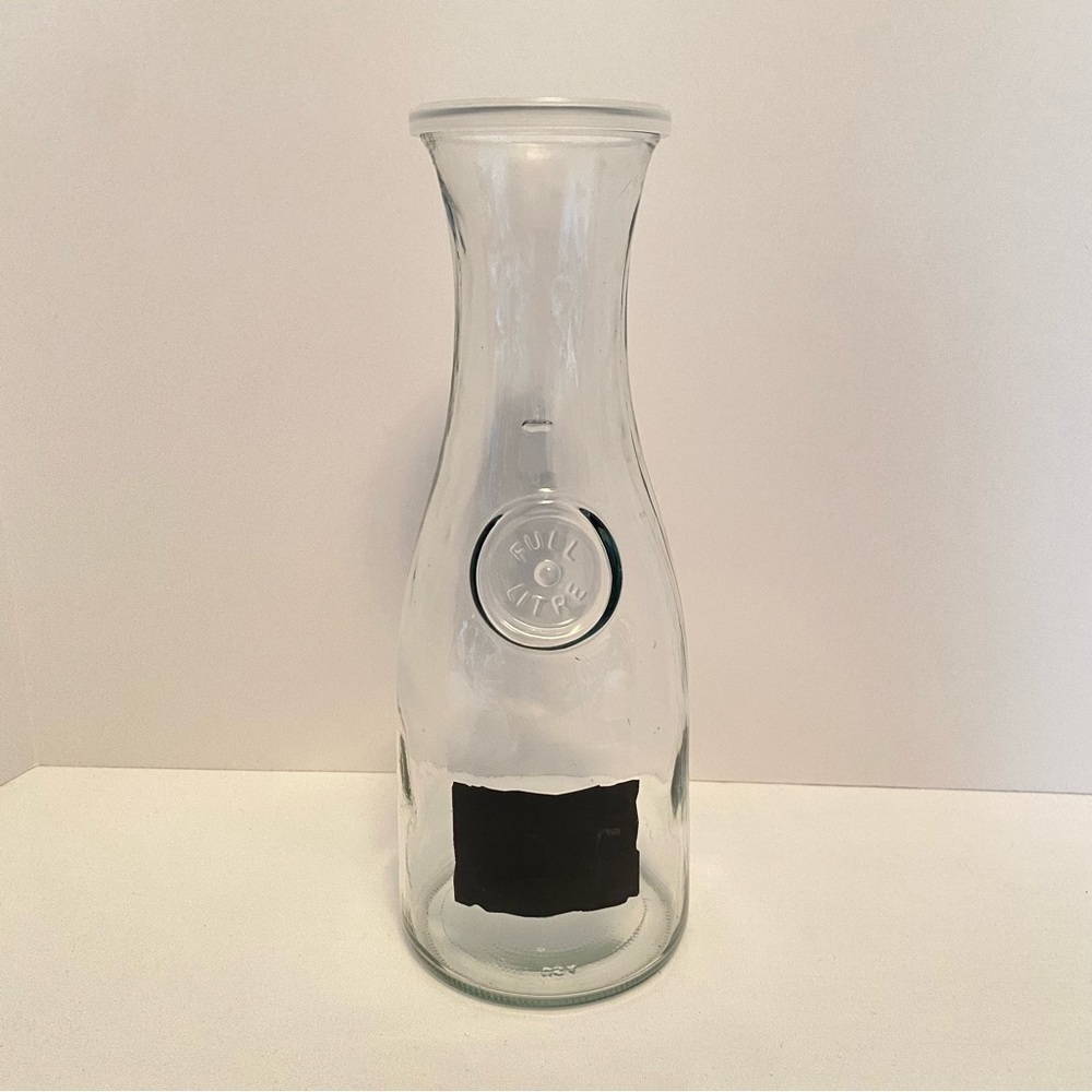 Glass 1 Liter Beverage Carafe Decanter With Chalkboard Decoration And Lid